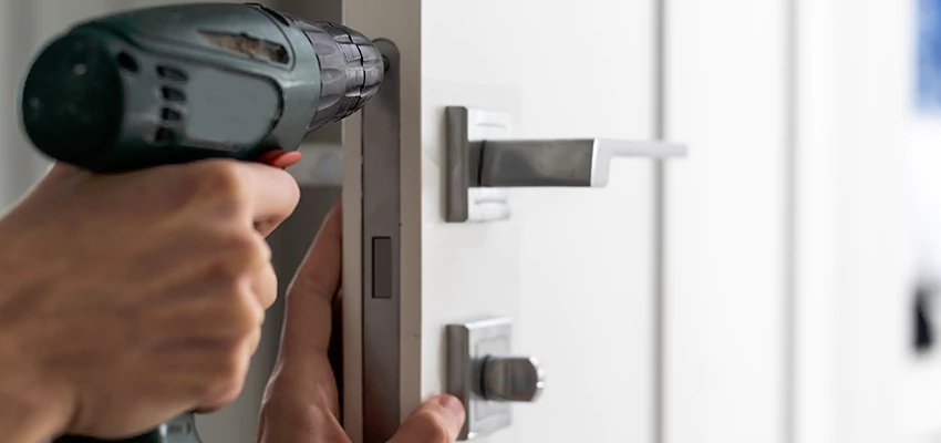 Locksmith For Lock Replacement Near Me in Lindsay, CA
