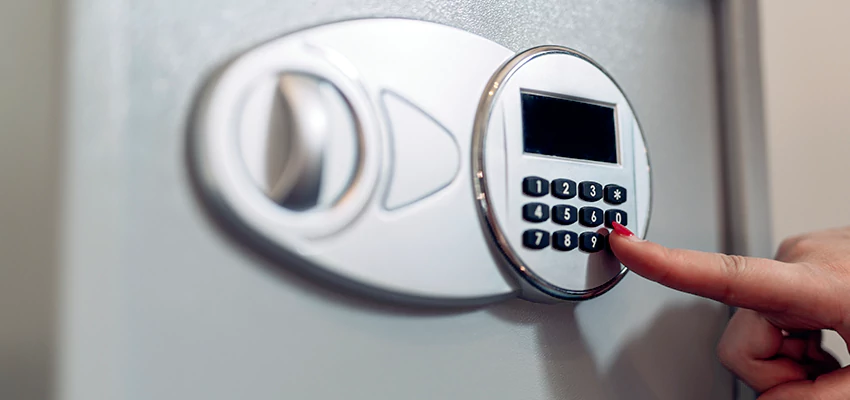 Jewelry Safe Cracking in Lindsay, California